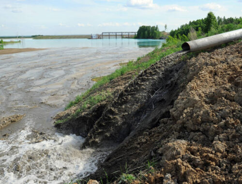 Госдума одобрила законопроект об увеличении штрафов за загрязнение водоемов