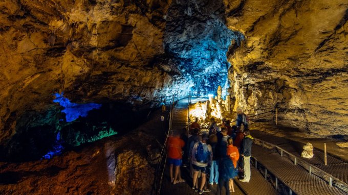 Большая Азишская пещера