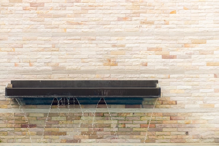 Подбор материалов и инструментов для укладки искусственного камня