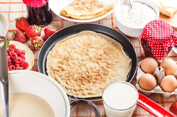 Рецепт блинов на молоке с дырочками быстрый