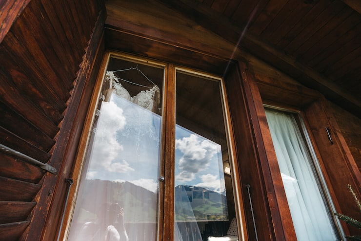 Подбор стеклопакета с учетом усадки деревянного дома
