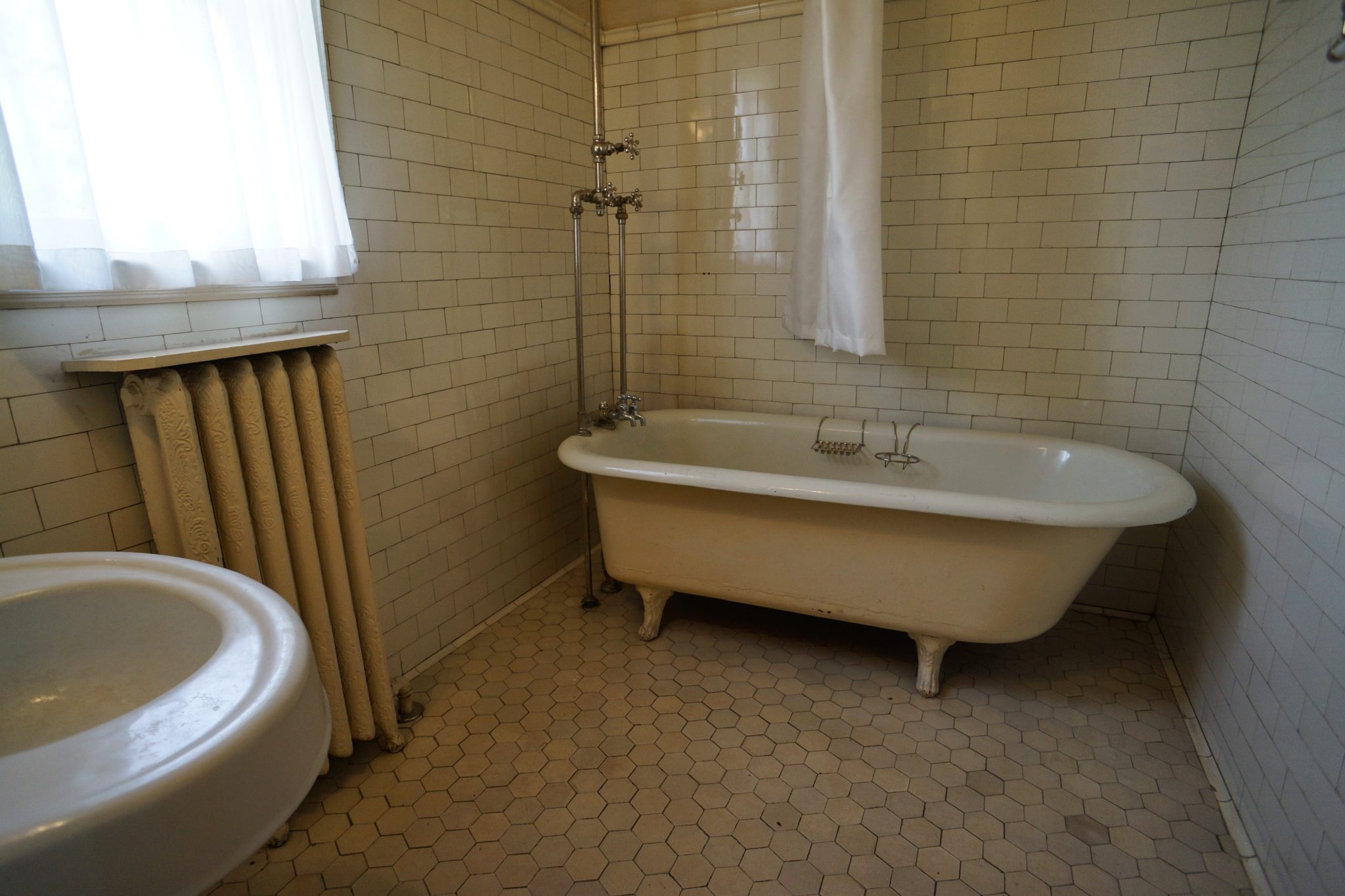 Как правильно уложить кафель на пол в ванной: пошаговое руководство — laying ceramic tile bathroom